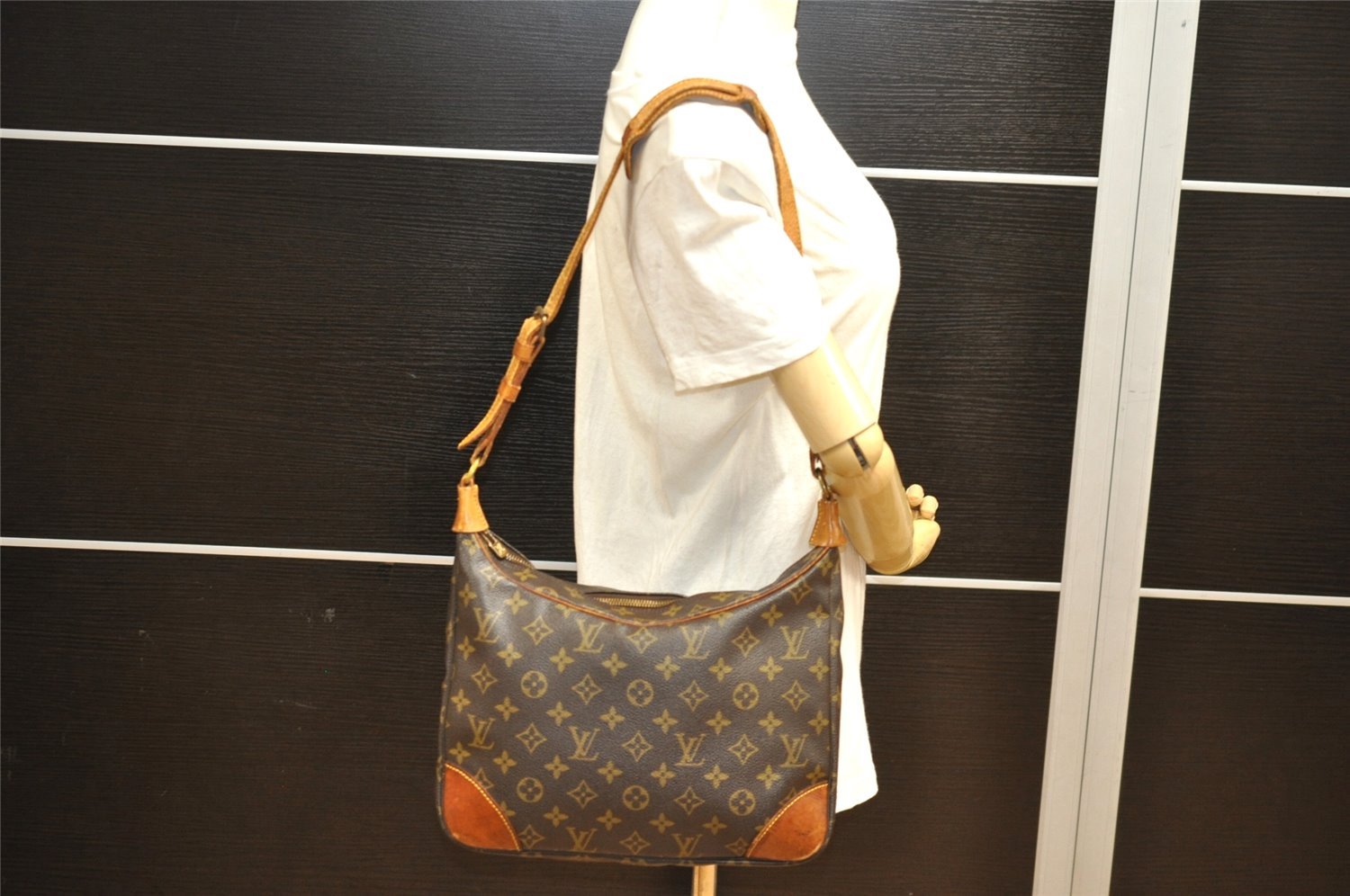 Authentic Louis Vuitton Monogram Boulogne 30 Shoulder Bag M52165 LV Junk 1855J