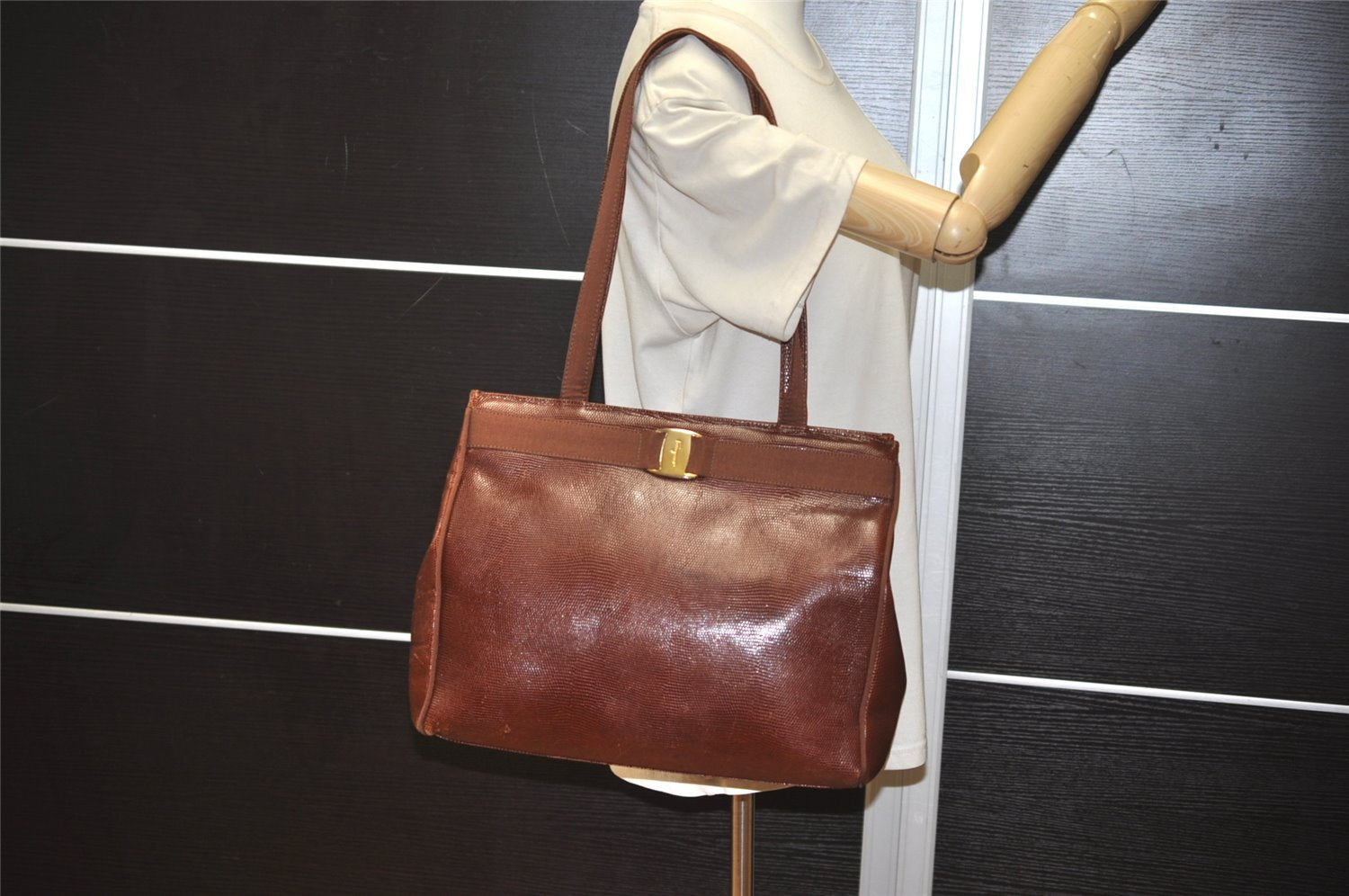 Authentic Salvatore Ferragamo Vara Shoulder Tote Bag Leather Brown SF 1855K