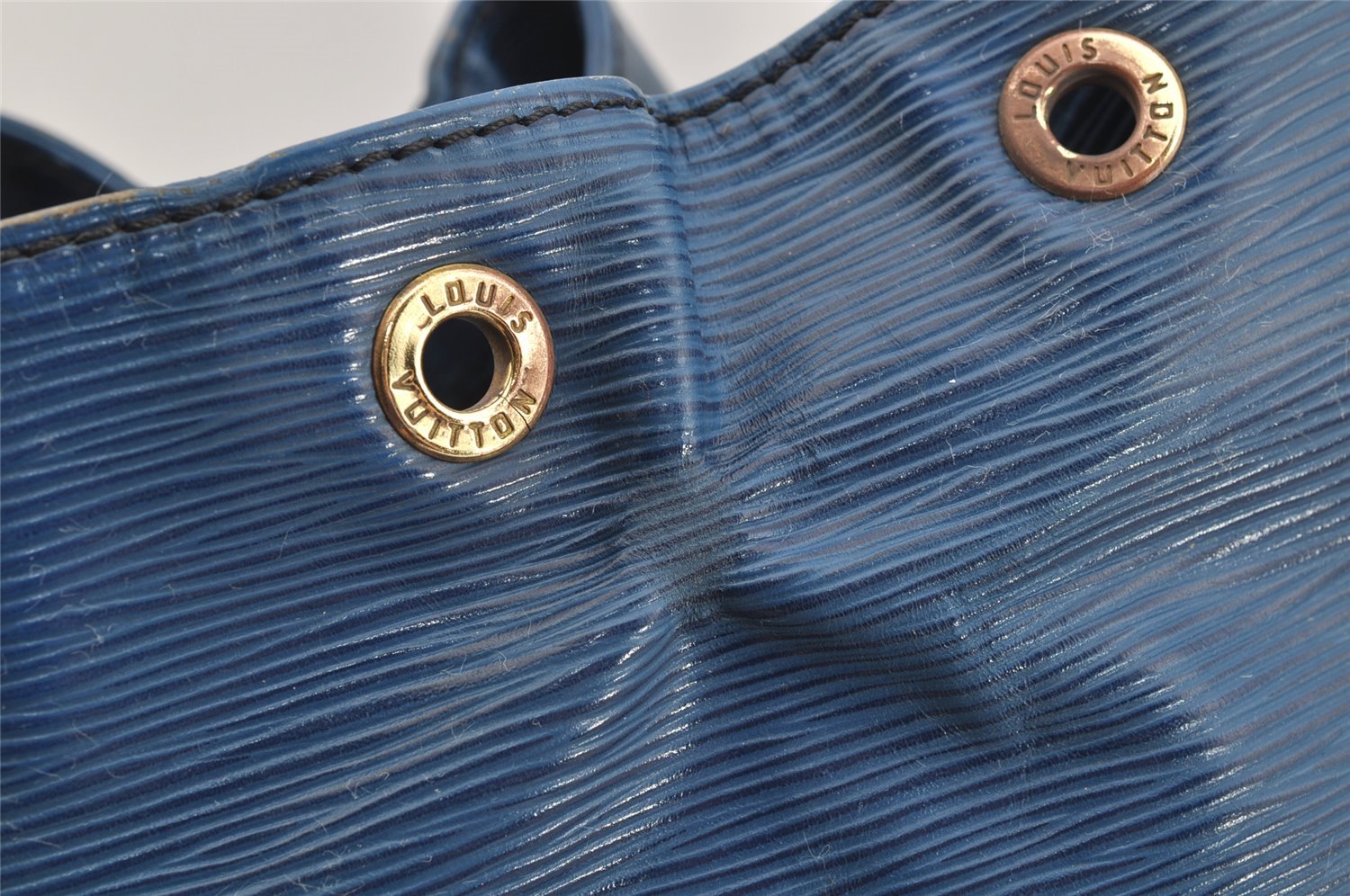 Authentic Louis Vuitton Epi Noe Shoulder Drawstring Bag Blue M44005 LV 1872I