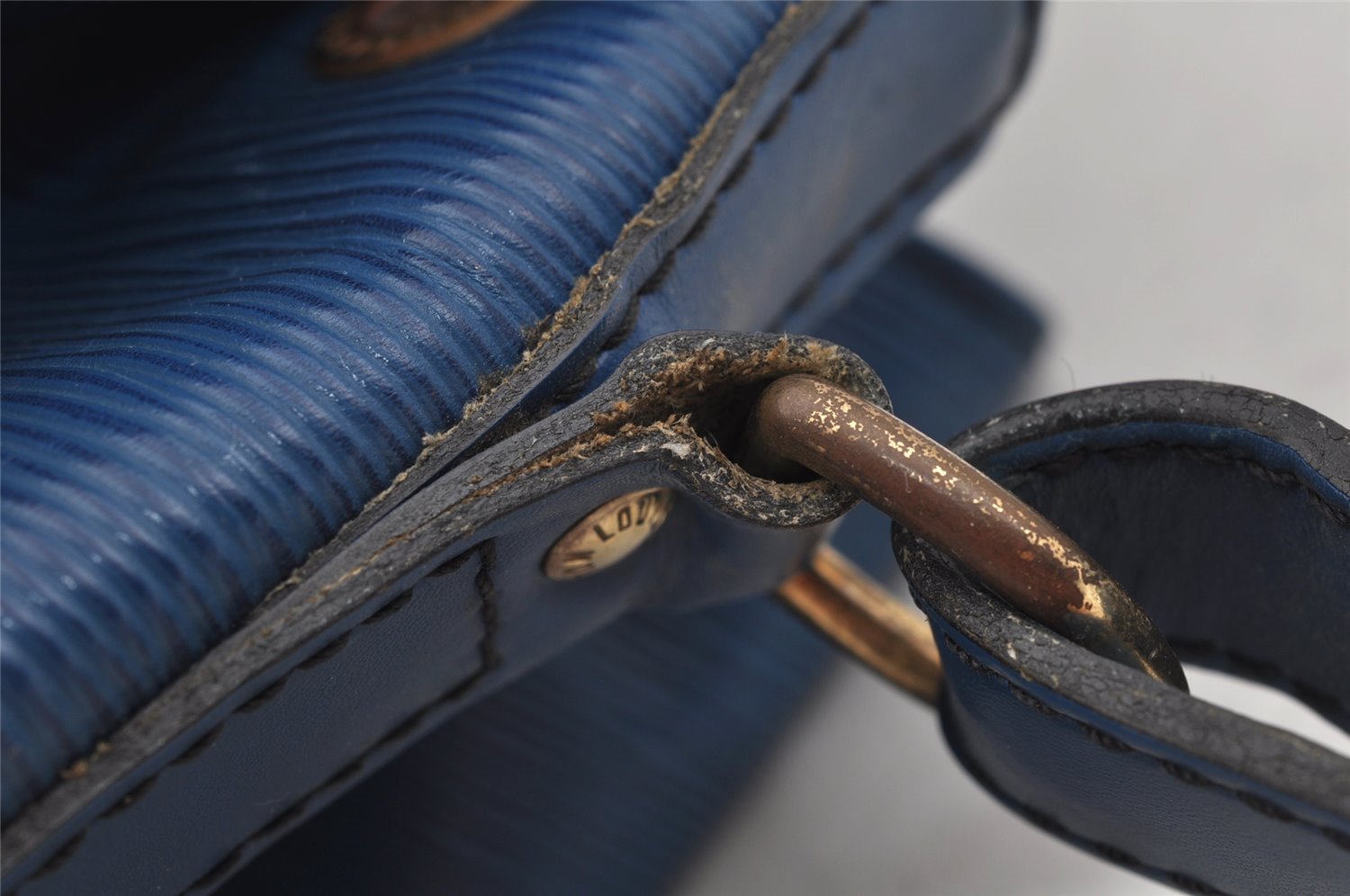 Authentic Louis Vuitton Epi Noe Shoulder Drawstring Bag Blue M44005 LV 1872I