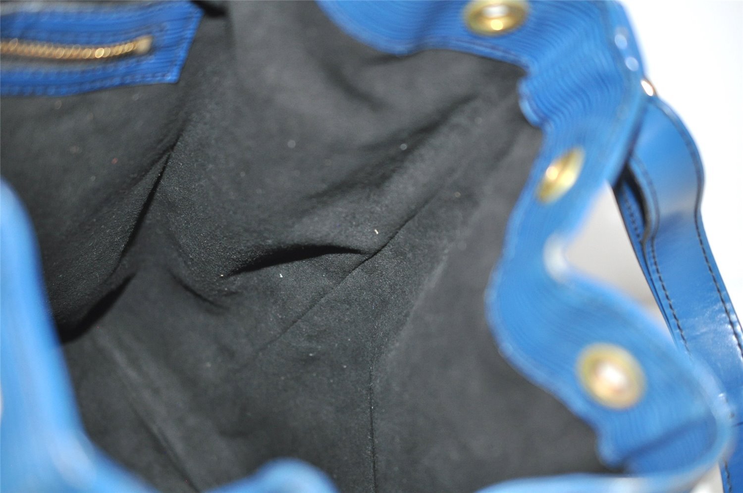 Authentic Louis Vuitton Epi Noe Shoulder Drawstring Bag Blue M44005 LV 1872I