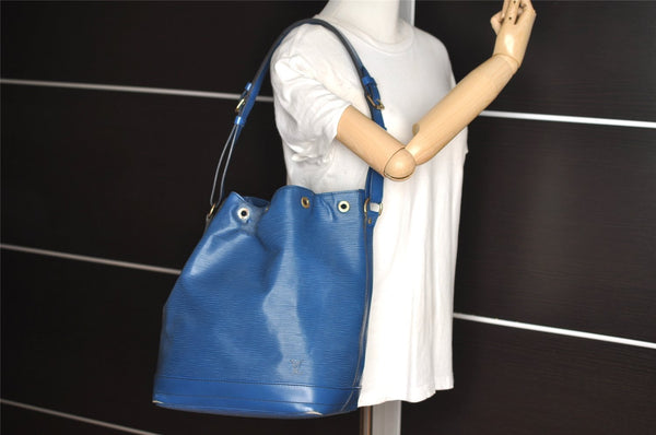 Authentic Louis Vuitton Epi Noe Shoulder Drawstring Bag Blue M44005 LV 1872I