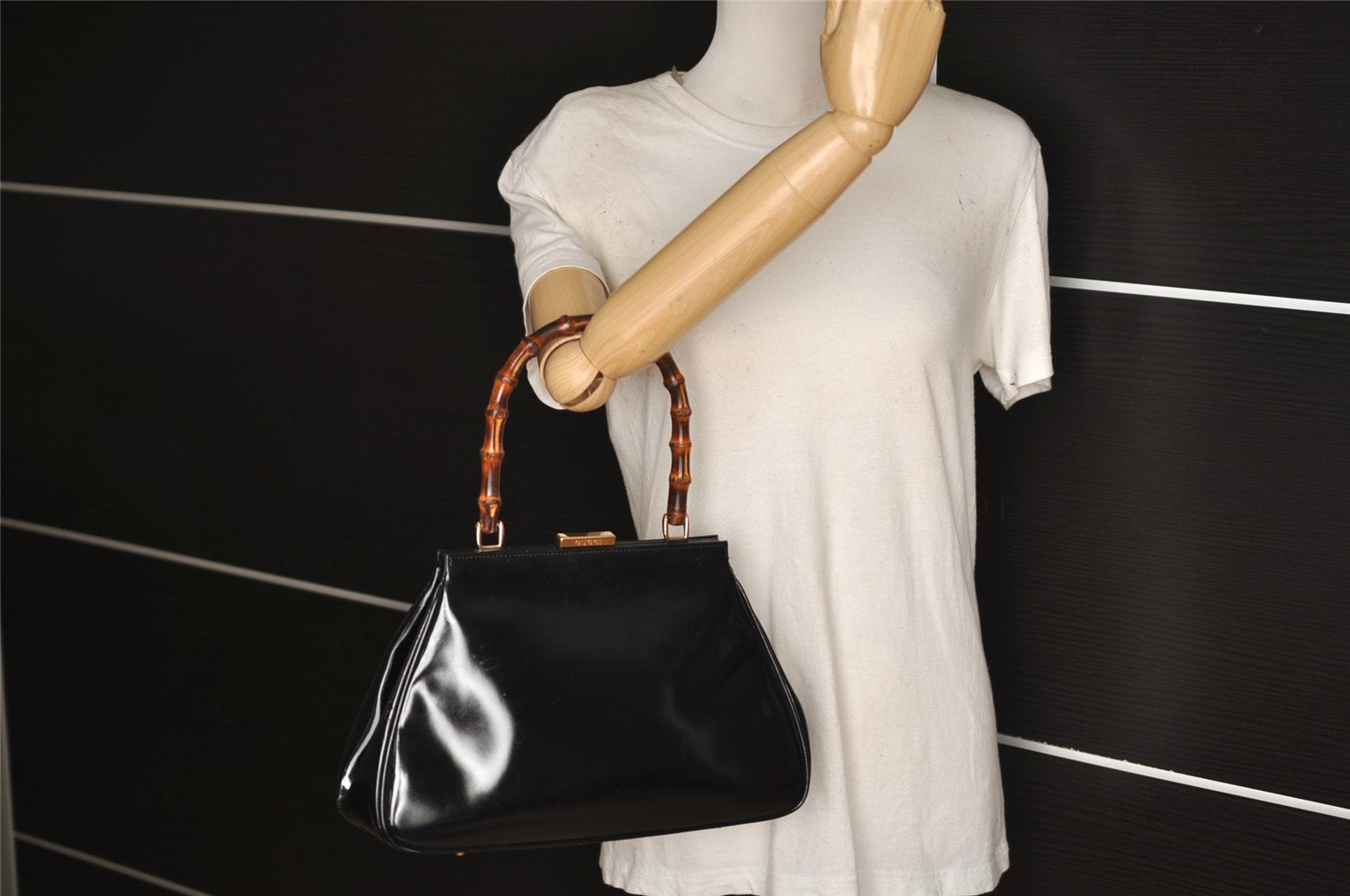 Authentic GUCCI Vintage Bamboo Shoulder Hand Bag Purse Leather Black 1876J