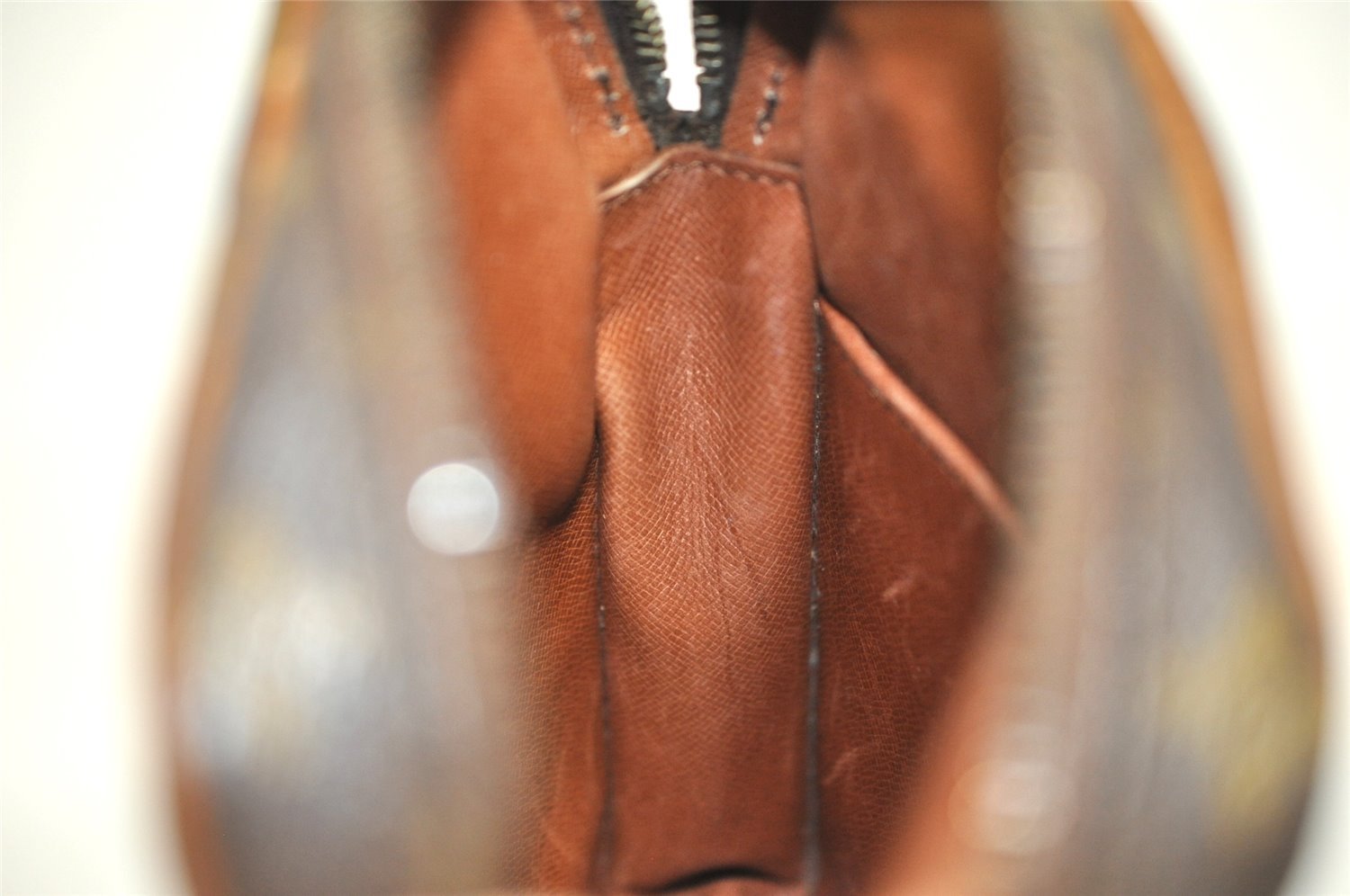 Authentic Louis Vuitton Monogram Danube Shoulder Cross Body Bag M45266 LV 1880I