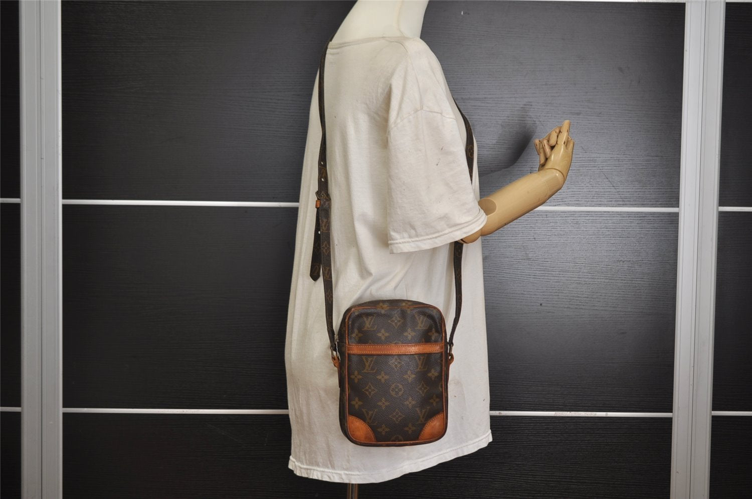 Authentic Louis Vuitton Monogram Danube Shoulder Cross Body Bag M45266 LV 1880I