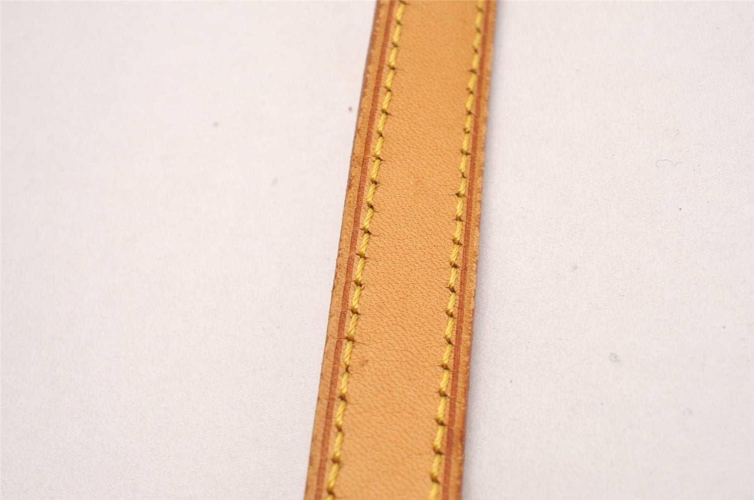 Authentic Louis Vuitton Leather Shoulder Strap Beige 39.6