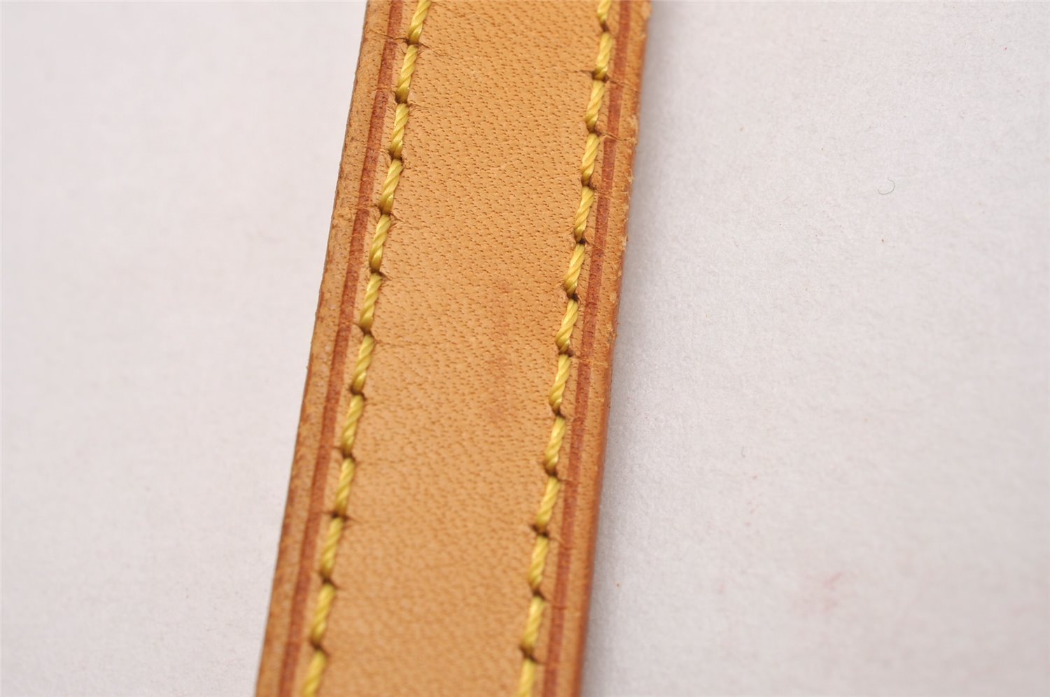 Authentic Louis Vuitton Leather Shoulder Strap Beige 39.6