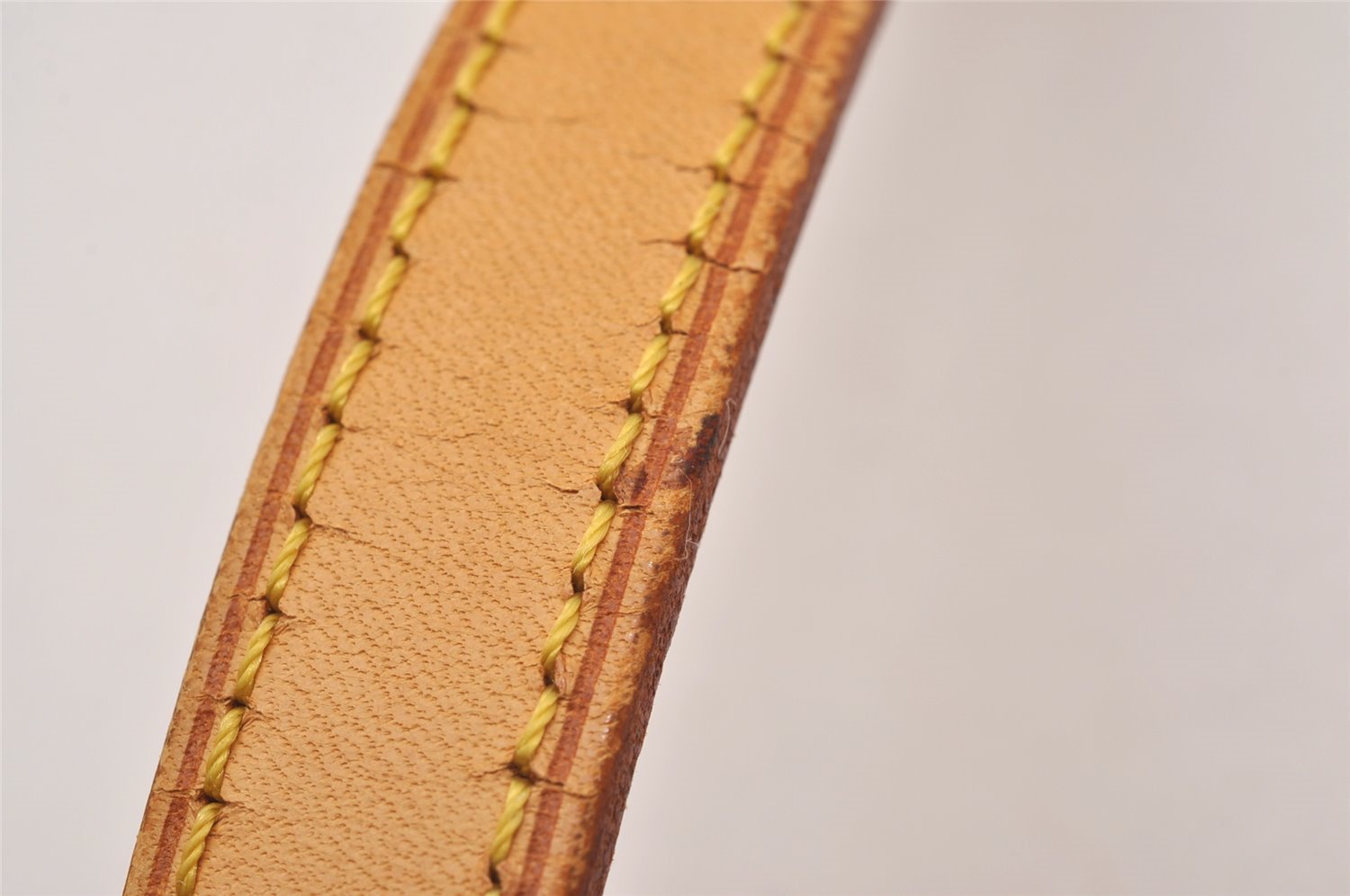 Authentic Louis Vuitton Leather Shoulder Strap Beige 39.6