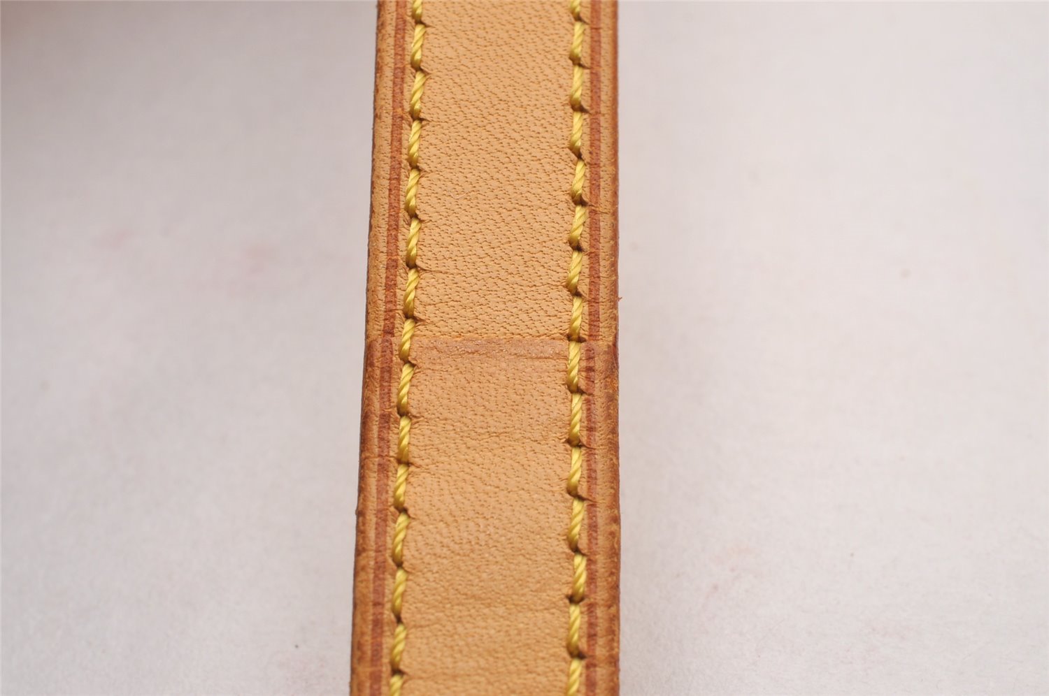 Authentic Louis Vuitton Leather Shoulder Strap Beige 39.6