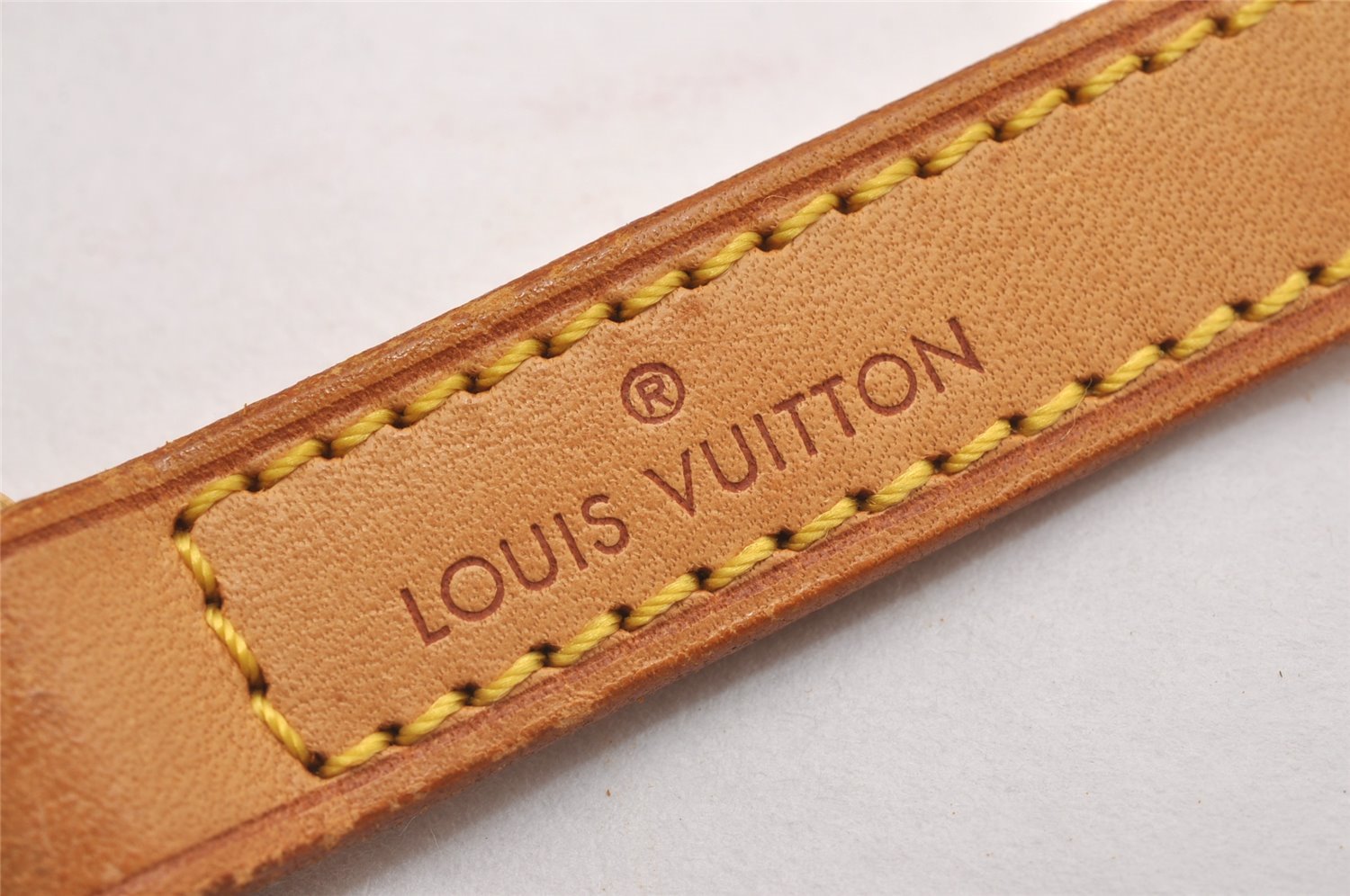 Authentic Louis Vuitton Leather Shoulder Strap Beige 39.6