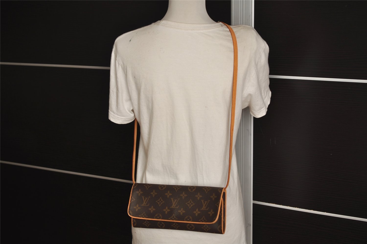 Authentic Louis Vuitton Monogram Pochette Twin GM Shoulder Bag M51852 LV 1886J