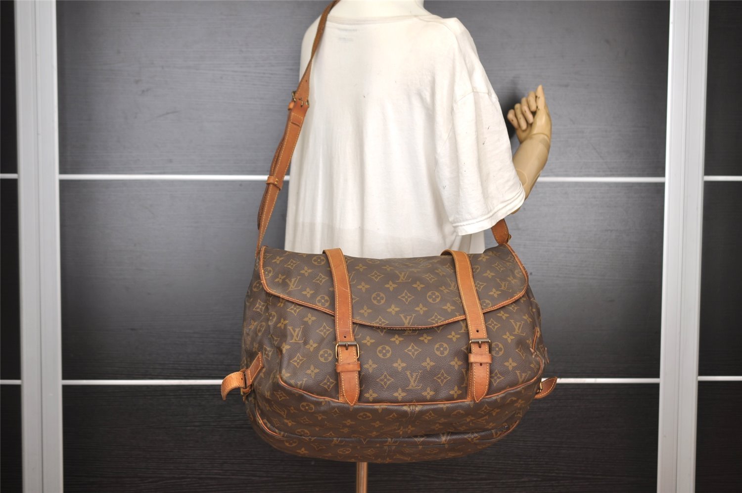 Authentic Louis Vuitton Monogram Saumur 43 Shoulder Cross Bag M42252 Junk 1902I