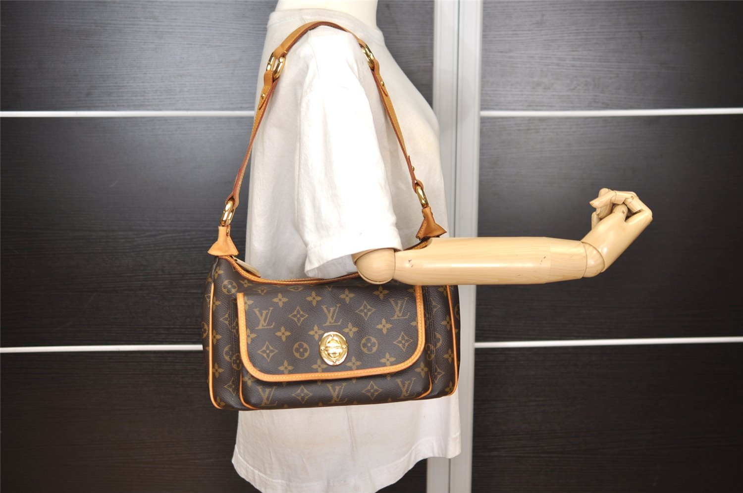 Authentic Louis Vuitton Monogram Tikal GM Shoulder Bag M40077 LV 1908J