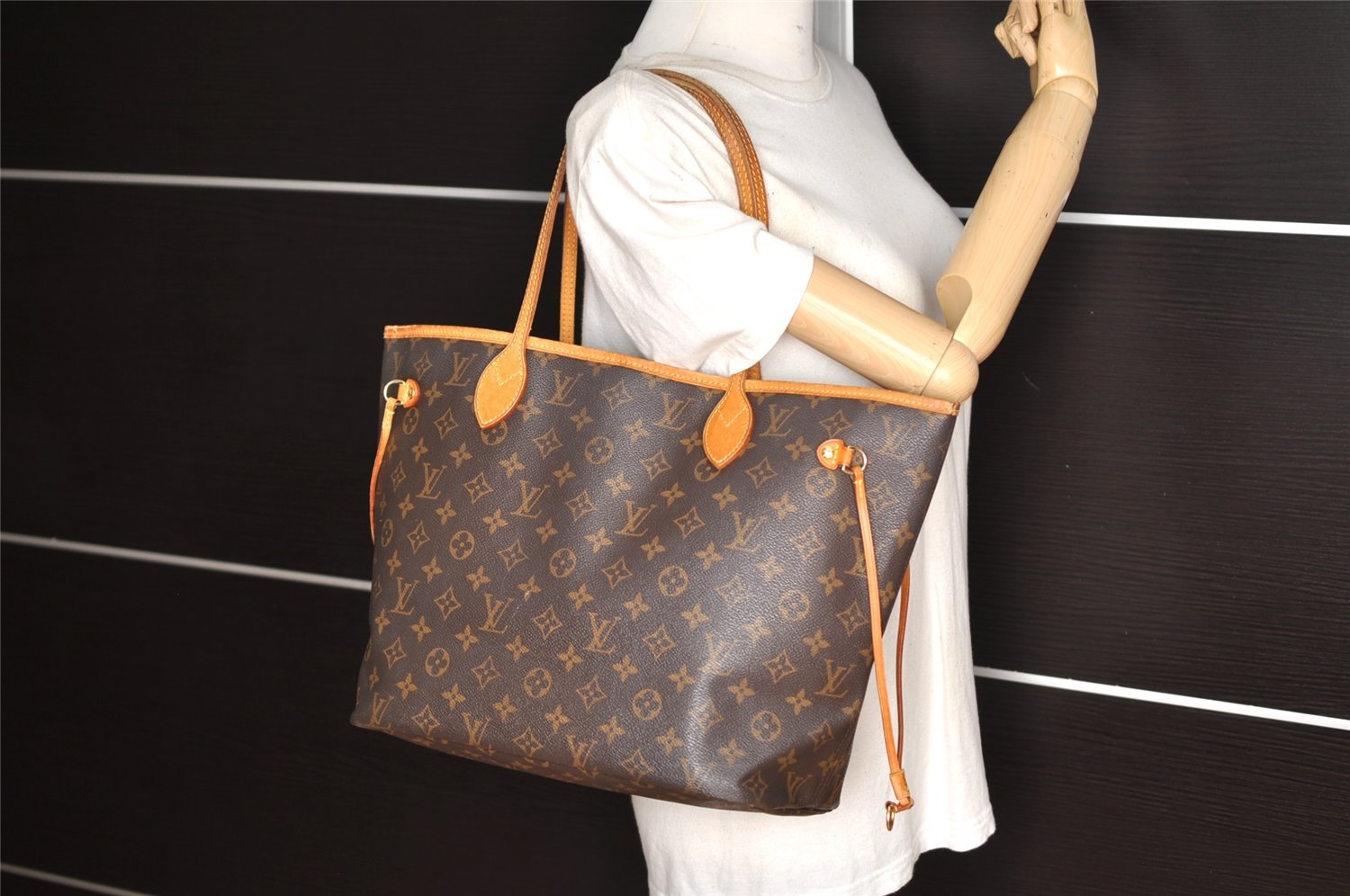 Authentic Louis Vuitton Monogram Neverfull MM Shoulder Tote Bag M40156 LV 1908K