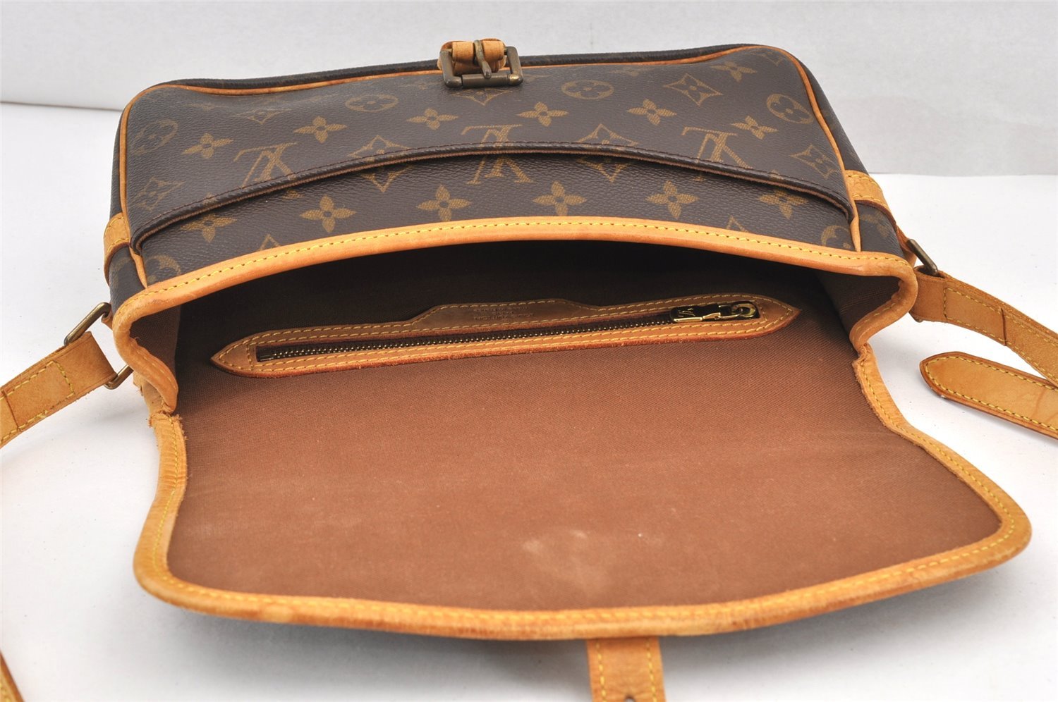 Authentic Louis Vuitton Monogram Sologne Shoulder Cross Body Bag M42250 LV 1911K