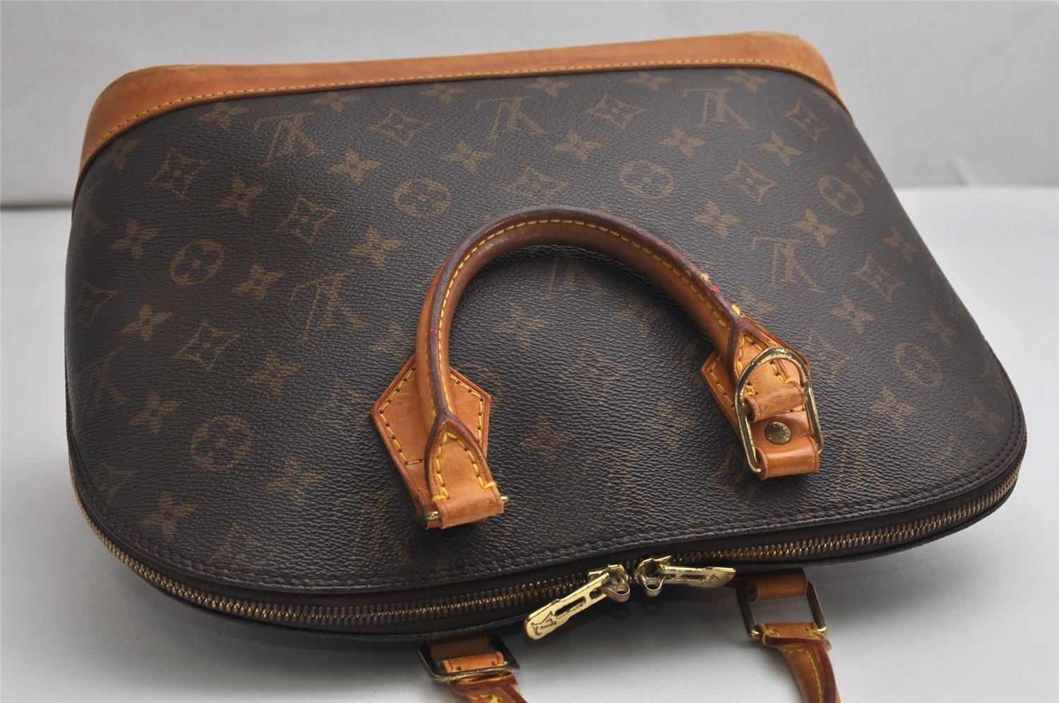 Authentic Louis Vuitton Monogram Alma Hand Bag Purse M51130 LV 1915K