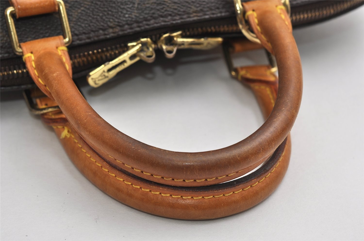 Authentic Louis Vuitton Monogram Alma Hand Bag Purse M51130 LV 1915K