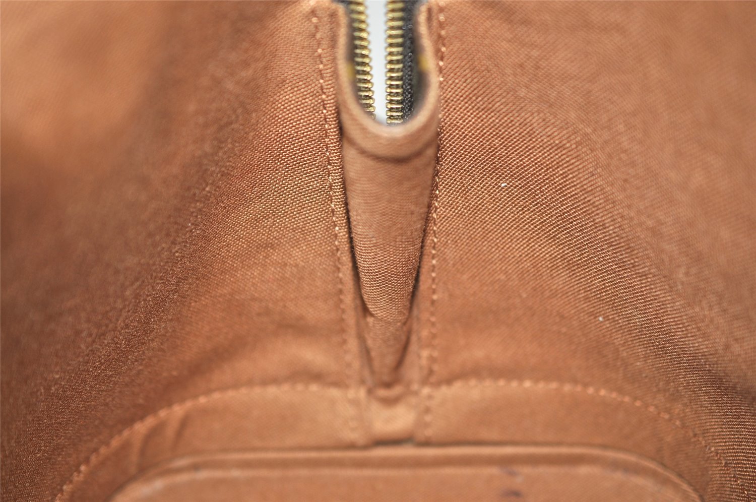 Authentic Louis Vuitton Monogram Alma Hand Bag Purse M51130 LV 1915K