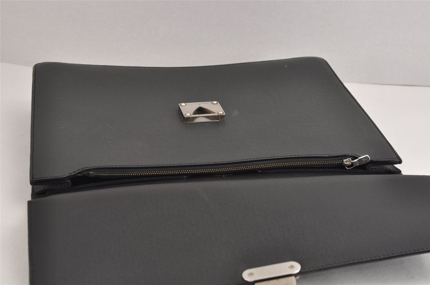 Auth Louis Vuitton Taiga Laguito Business Bag Briefcase Black M31092 LV 1917J