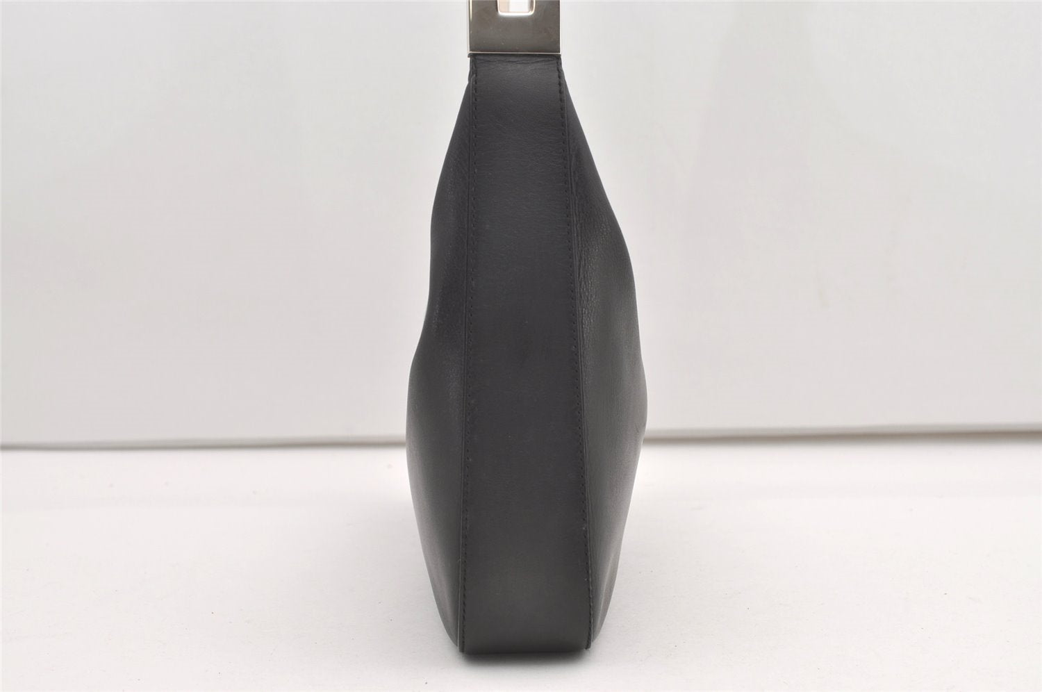 Authentic GUCCI Vintage Shoulder Hand Bag Purse Leather 0013812 Black 1925J