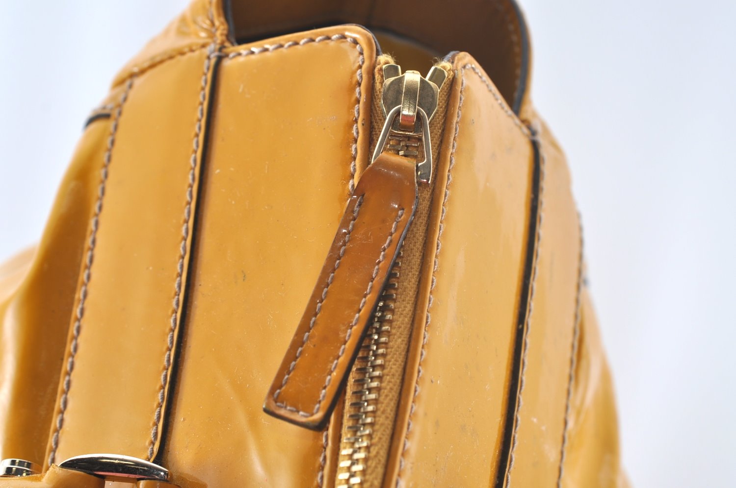 Authentic GUCCI Vintage Abbey Shoulder Tote Bag Enemel 189931 Yellow 1926J