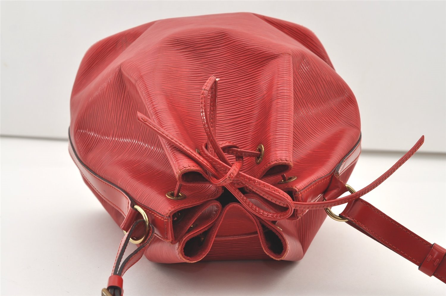 Authentic Louis Vuitton Epi Petit Noe Shoulder Drawstring Bag M44107 Red 1934J