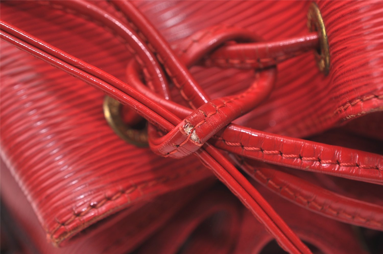 Authentic Louis Vuitton Epi Petit Noe Shoulder Drawstring Bag M44107 Red 1934J
