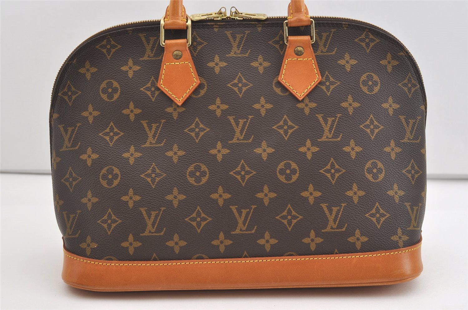 Authentic Louis Vuitton Monogram Alma Hand Bag Purse M51130 LV 1939J