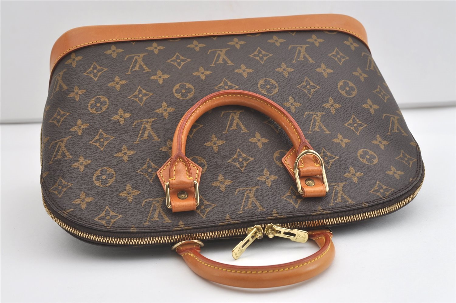 Authentic Louis Vuitton Monogram Alma Hand Bag Purse M51130 LV 1939J