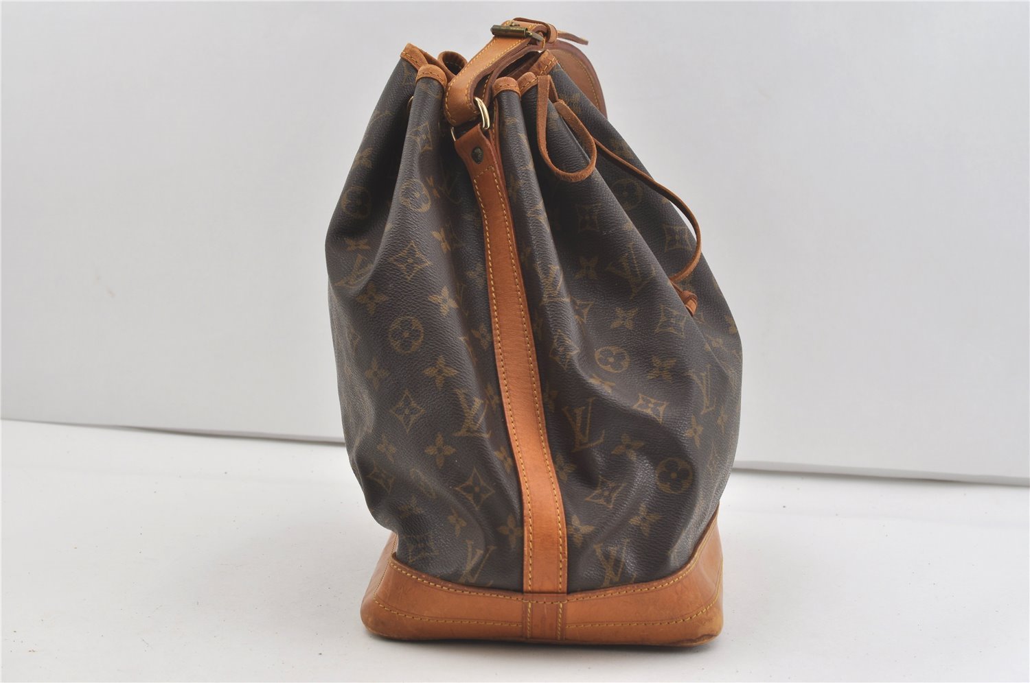 Authentic Louis Vuitton Monogram Noe Shoulder Drawstring Bag M42224 LV 1942J