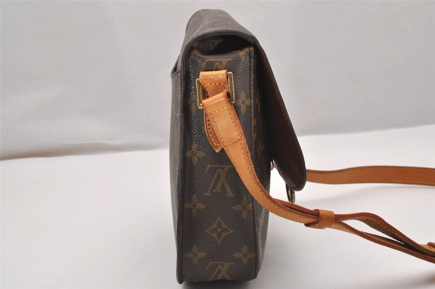 Authentic Louis Vuitton Monogram Saint Cloud GM M51242 Shoulder Cross Bag 1948J