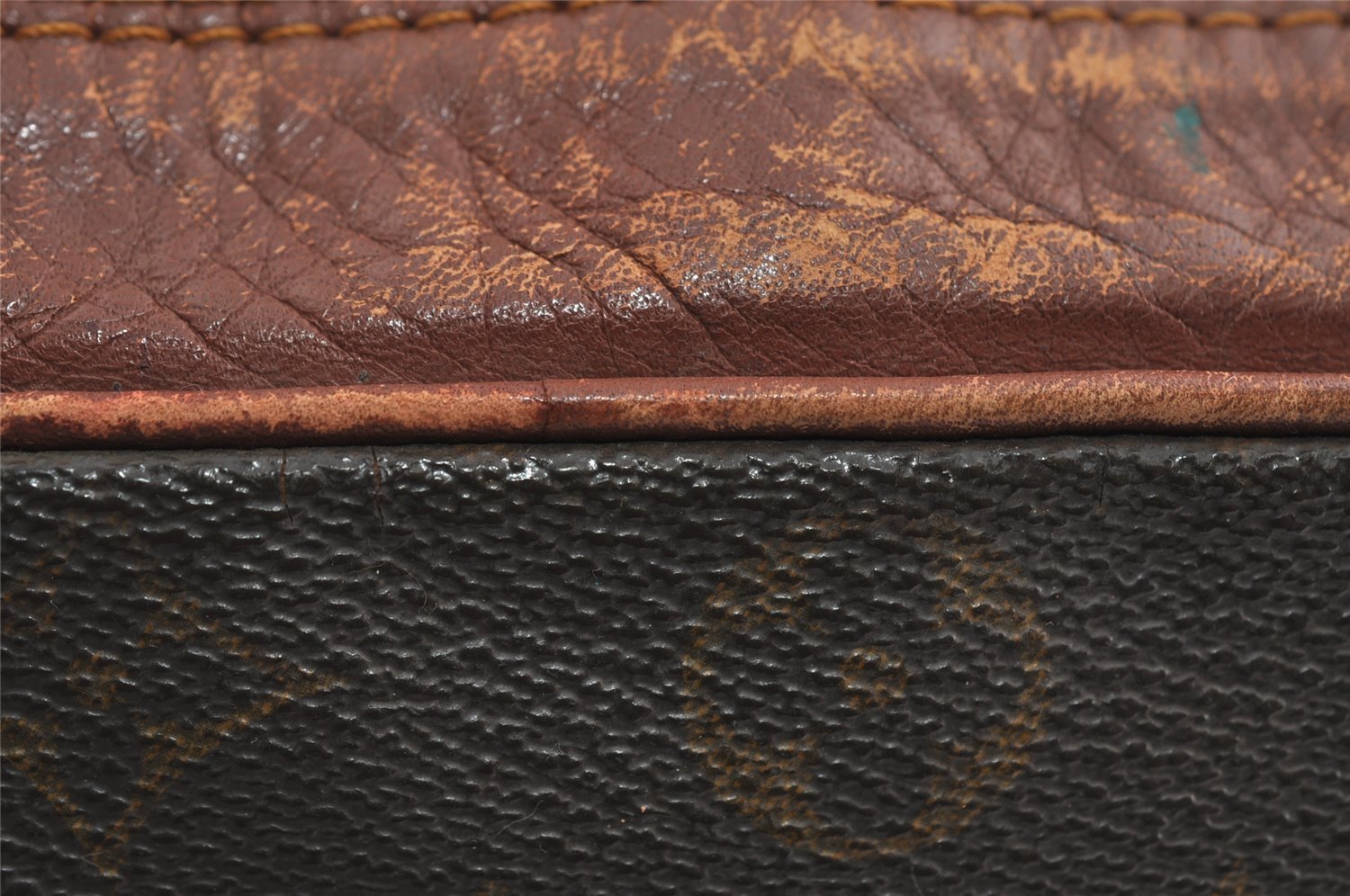 Authentic Louis Vuitton Monogram Sac Bandouliere 30 Shoulder Bag Old Model 1952I