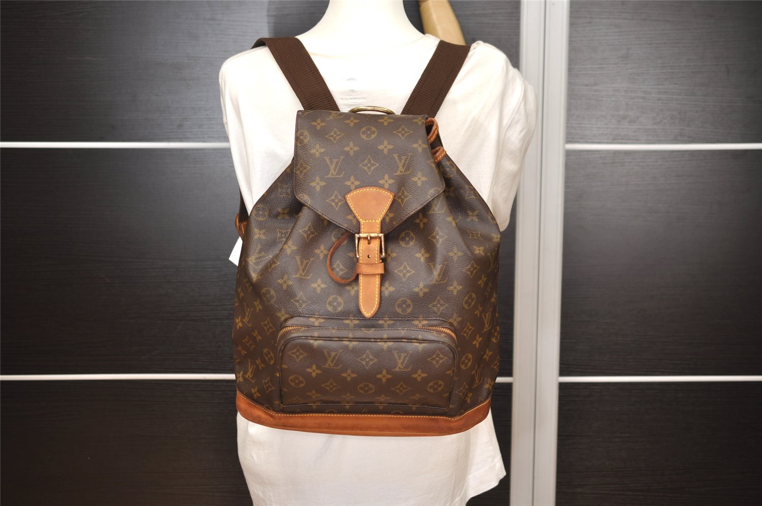 Authentic Louis Vuitton Monogram Montsouris GM Backpack M51135 LV 1959J