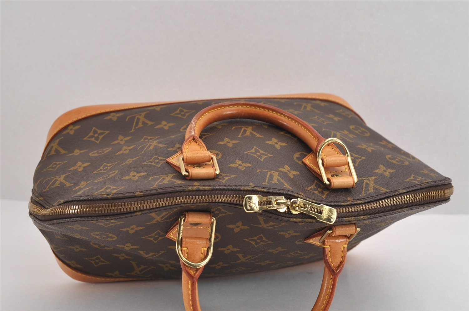 Authentic Louis Vuitton Monogram Alma Hand Bag Purse M51130 LV 1964J
