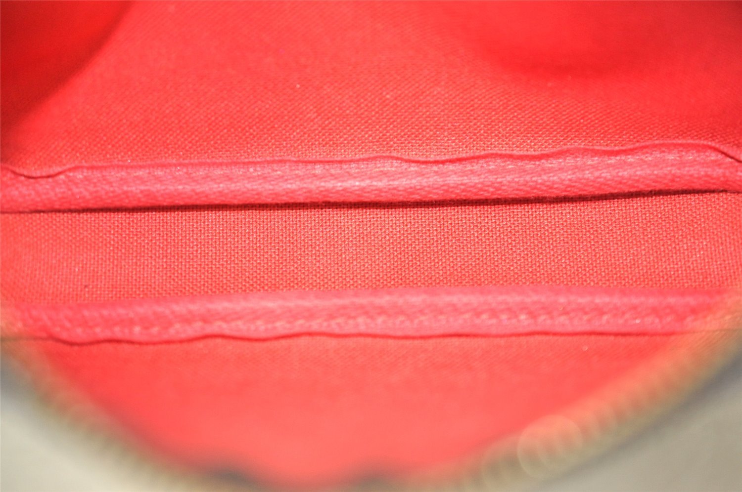 Authentic Louis Vuitton Damier Marais Bucket Pouch Purse Clutch LV 1974J