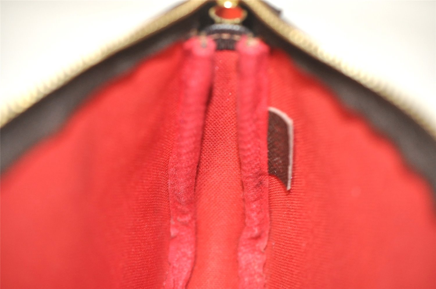 Authentic Louis Vuitton Damier Marais Bucket Pouch Purse Clutch LV 1974J