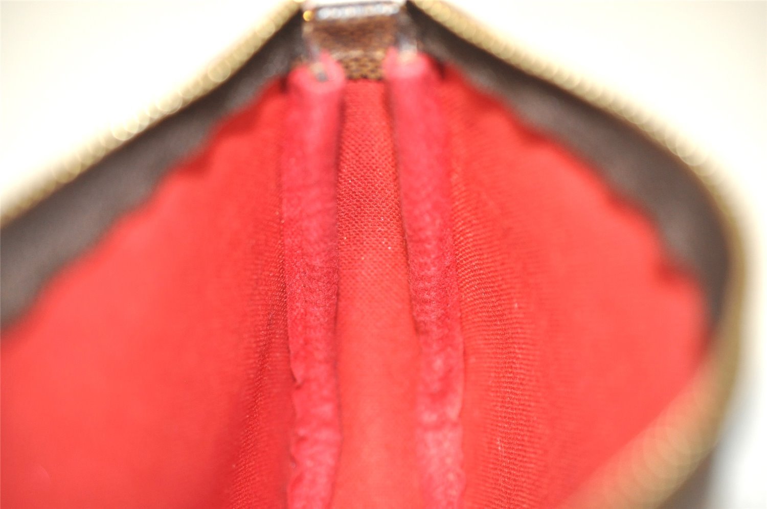 Authentic Louis Vuitton Damier Marais Bucket Pouch Purse Clutch LV 1974J