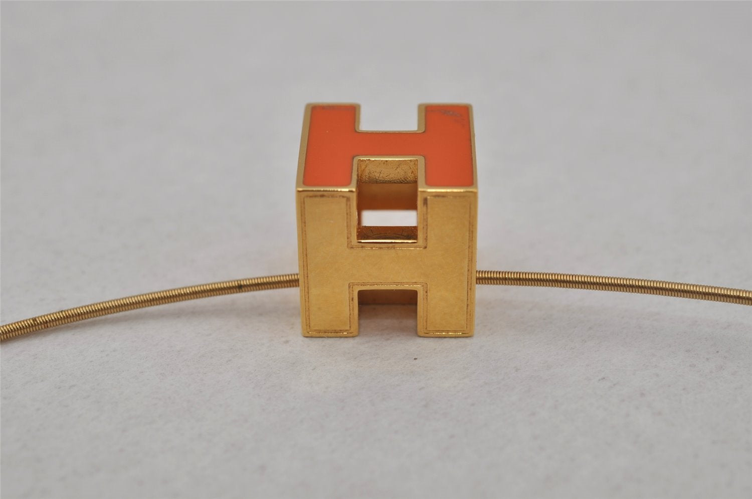 Authentic HERMES Cage De Ash H Cube Pendant Necklace Gold Orange Box 1977J