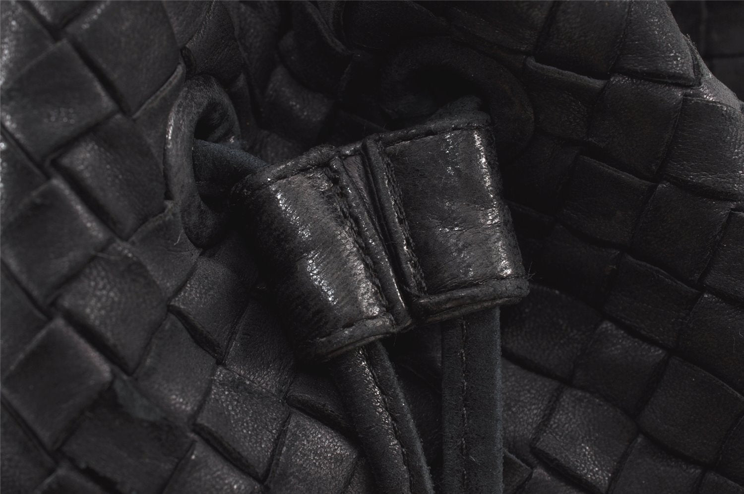 Authentic BOTTEGA VENETA Intrecciato Leather Shoulder Drawstring Bag Black 1986K