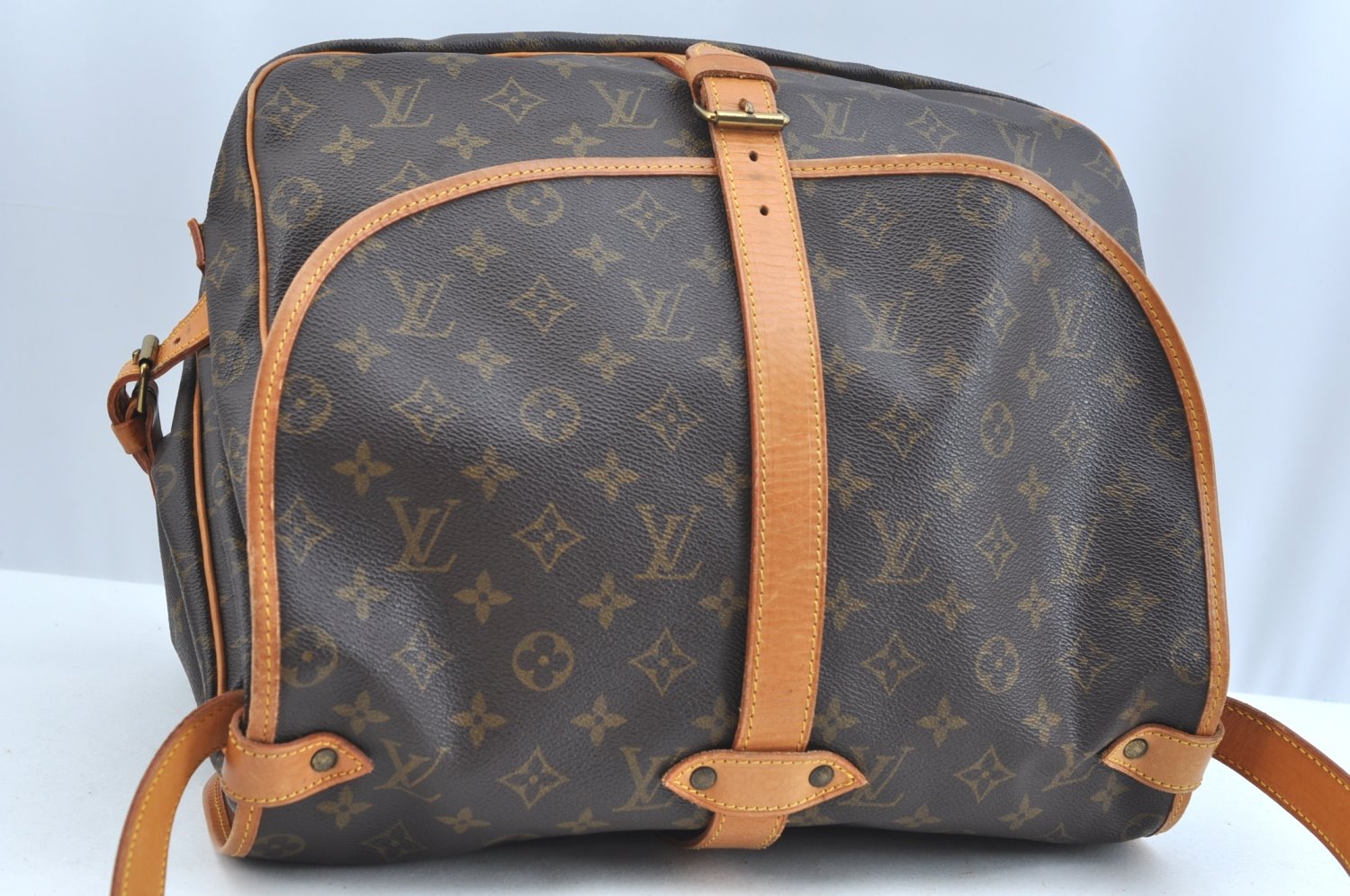Authentic Louis Vuitton Monogram Saumur 35 Shoulder Cross Bag M42254 LV 1991J