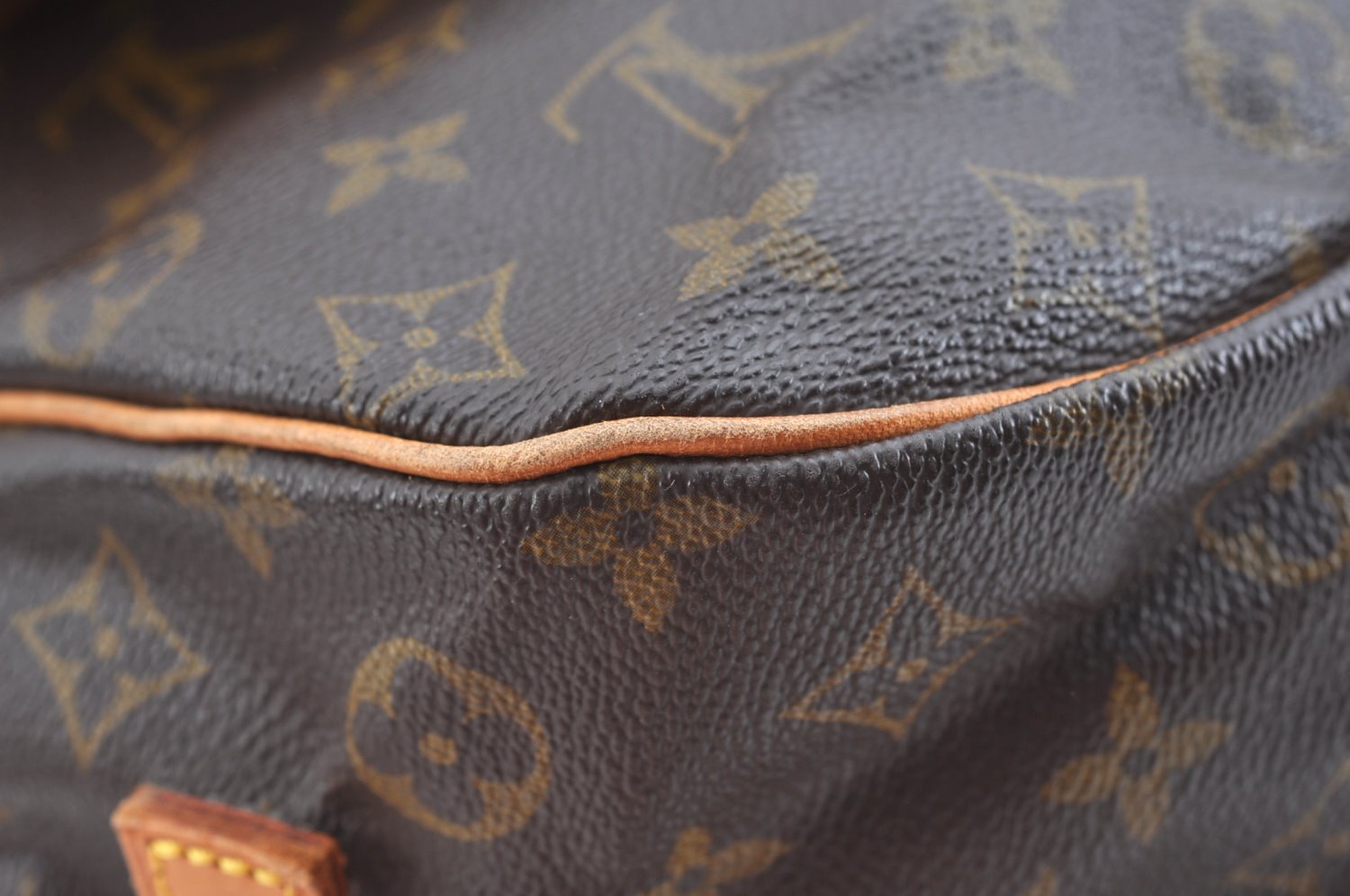 Authentic Louis Vuitton Monogram Saumur 35 Shoulder Cross Bag M42254 LV 1991J