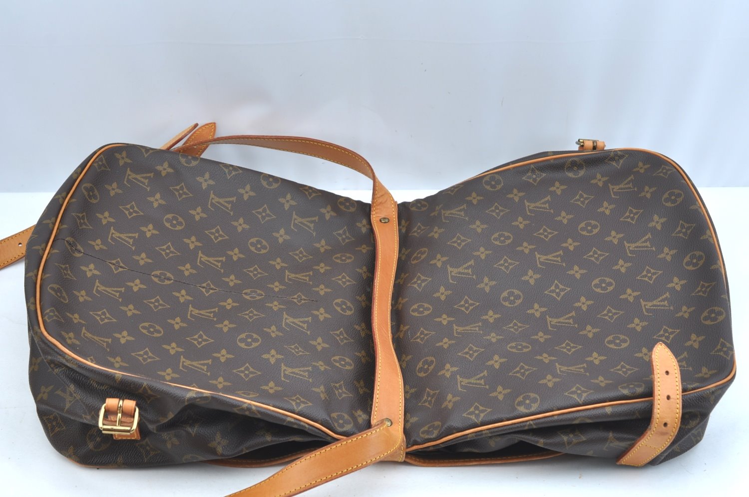 Authentic Louis Vuitton Monogram Saumur 35 Shoulder Cross Bag M42254 LV 1991J