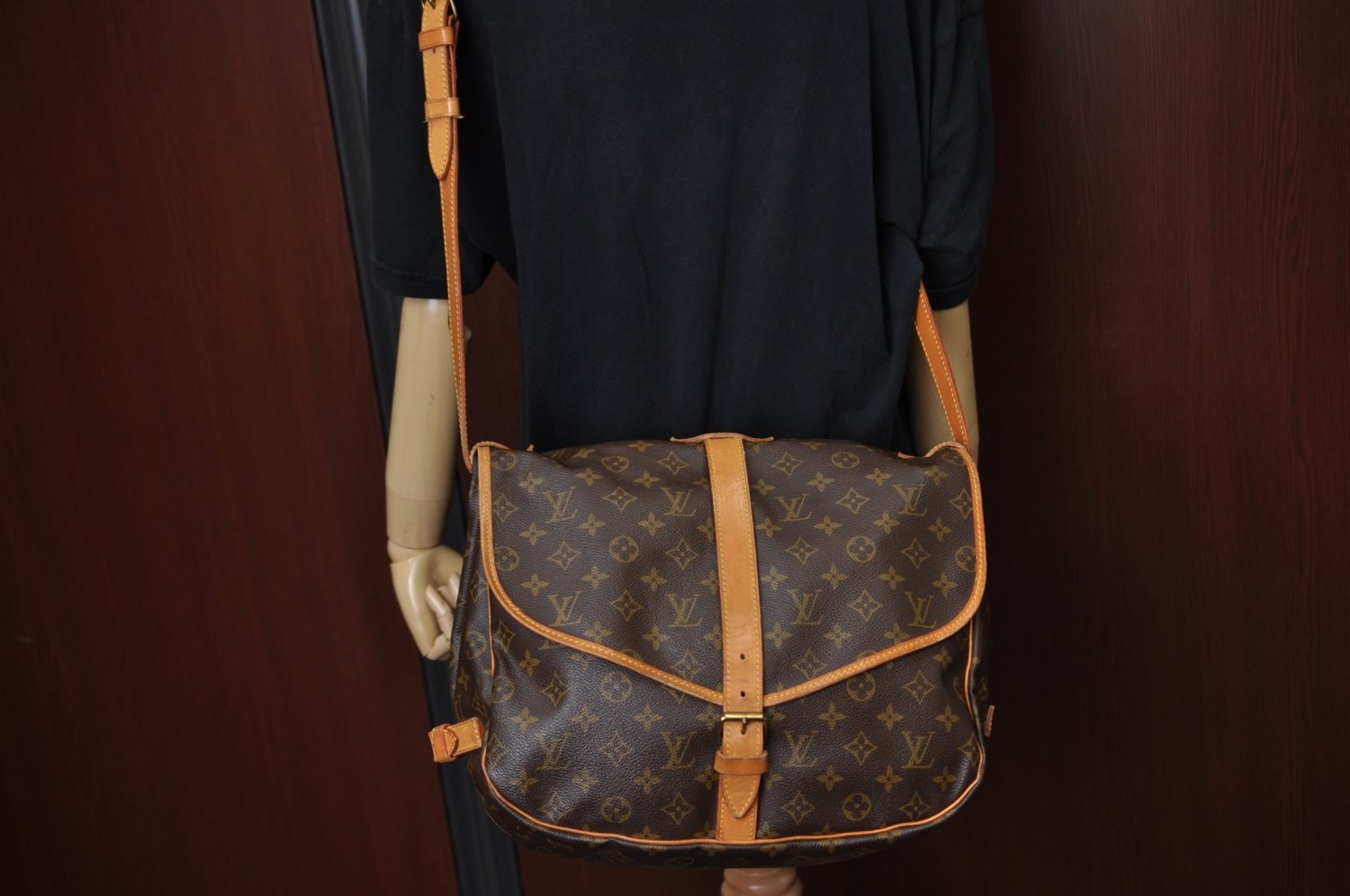 Authentic Louis Vuitton Monogram Saumur 35 Shoulder Cross Bag M42254 LV 1991J