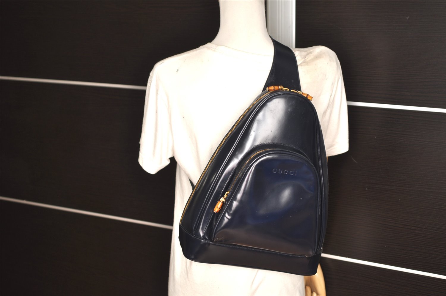 Authentic GUCCI Bamboo Shoulder Cross Bag Enamel Navy Blue Junk 1993K