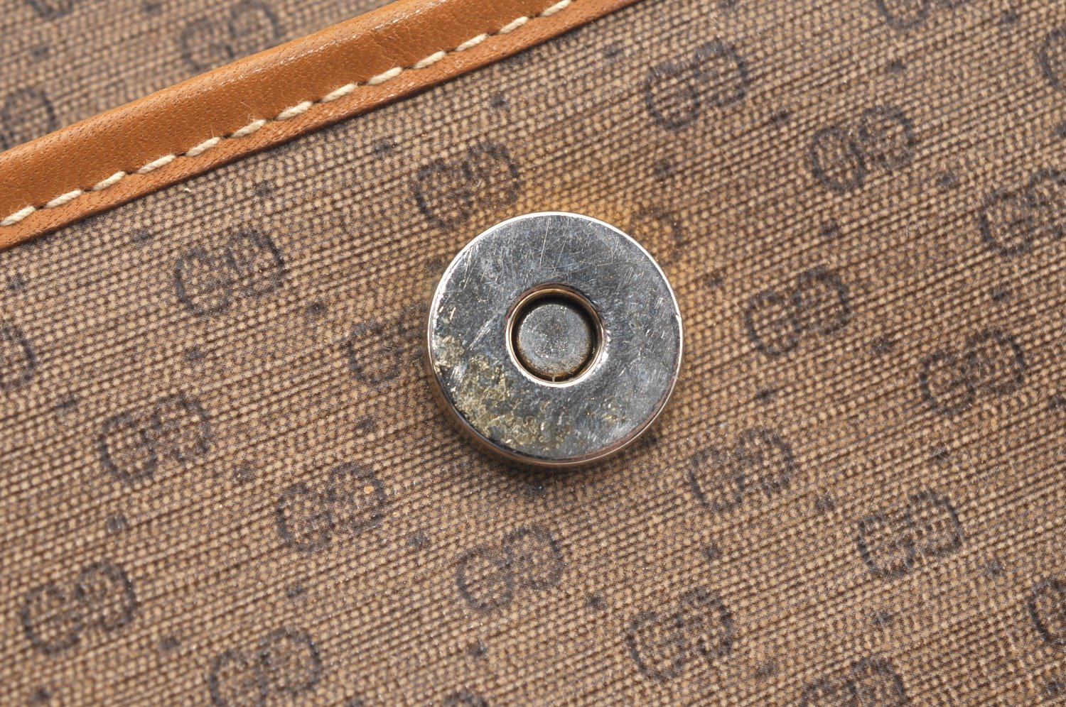 Authentic GUCCI Micro GG PVC Leather Shoulder Cross Body Bag Purse Brown 2003H