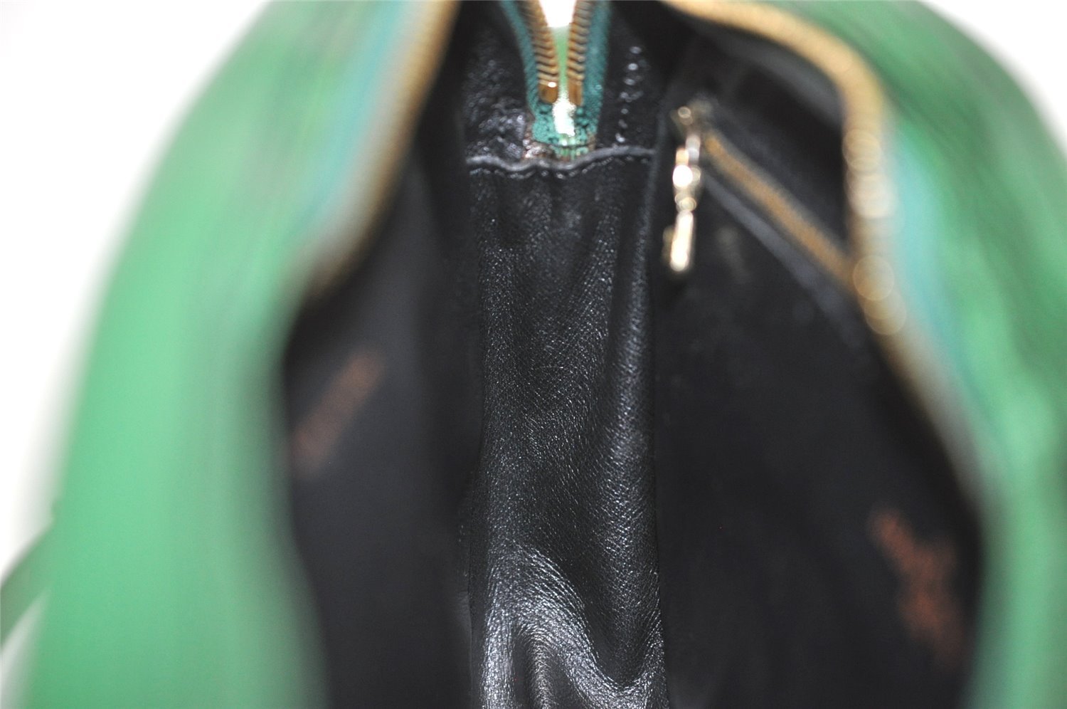 Authentic Louis Vuitton Epi Jeune Fille Shoulder Cross Bag Green M52154 LV 2005I