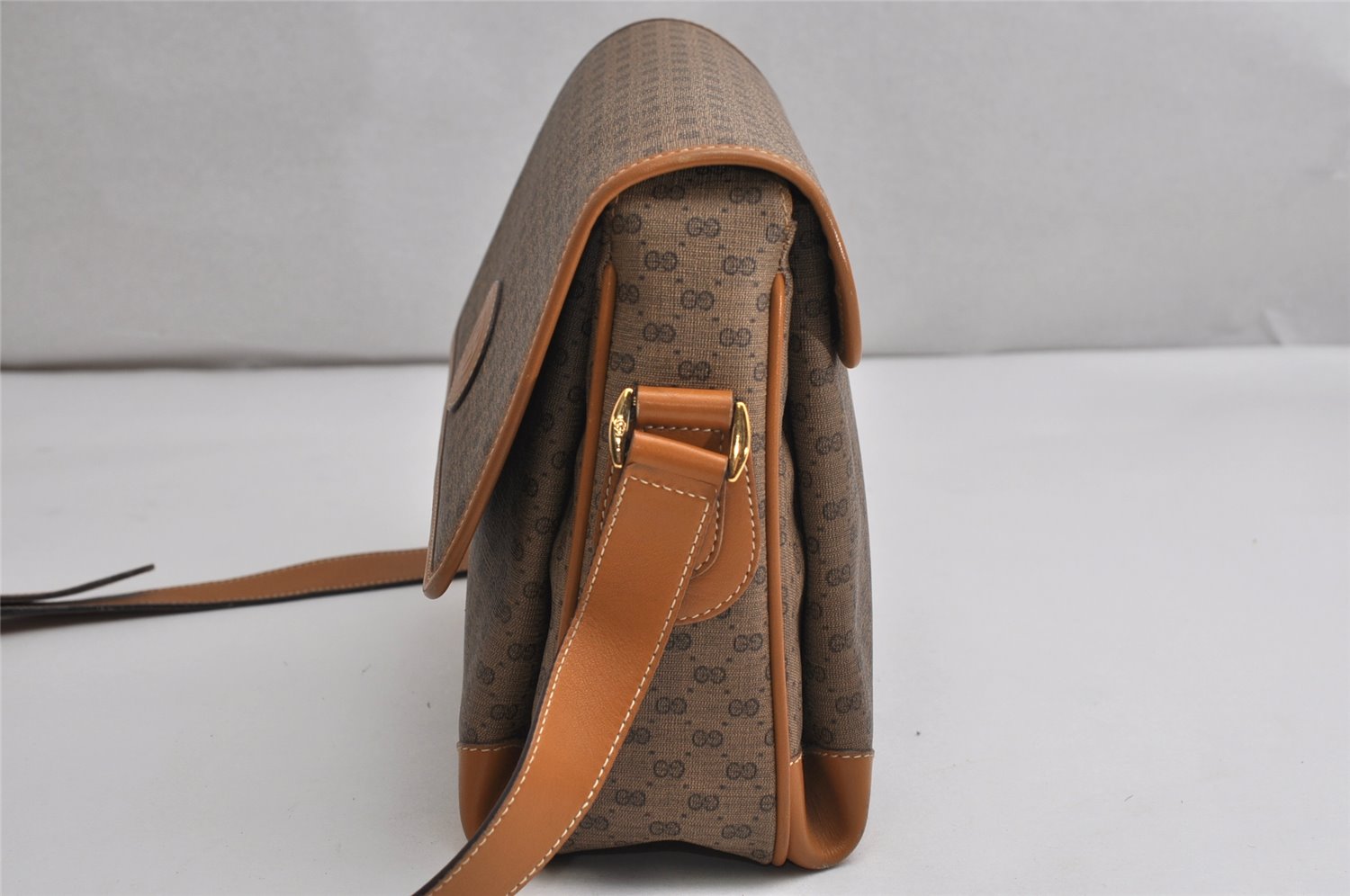 Authentic GUCCI Micro GG PVC Leather Shoulder Cross Body Bag Purse Brown 2011K