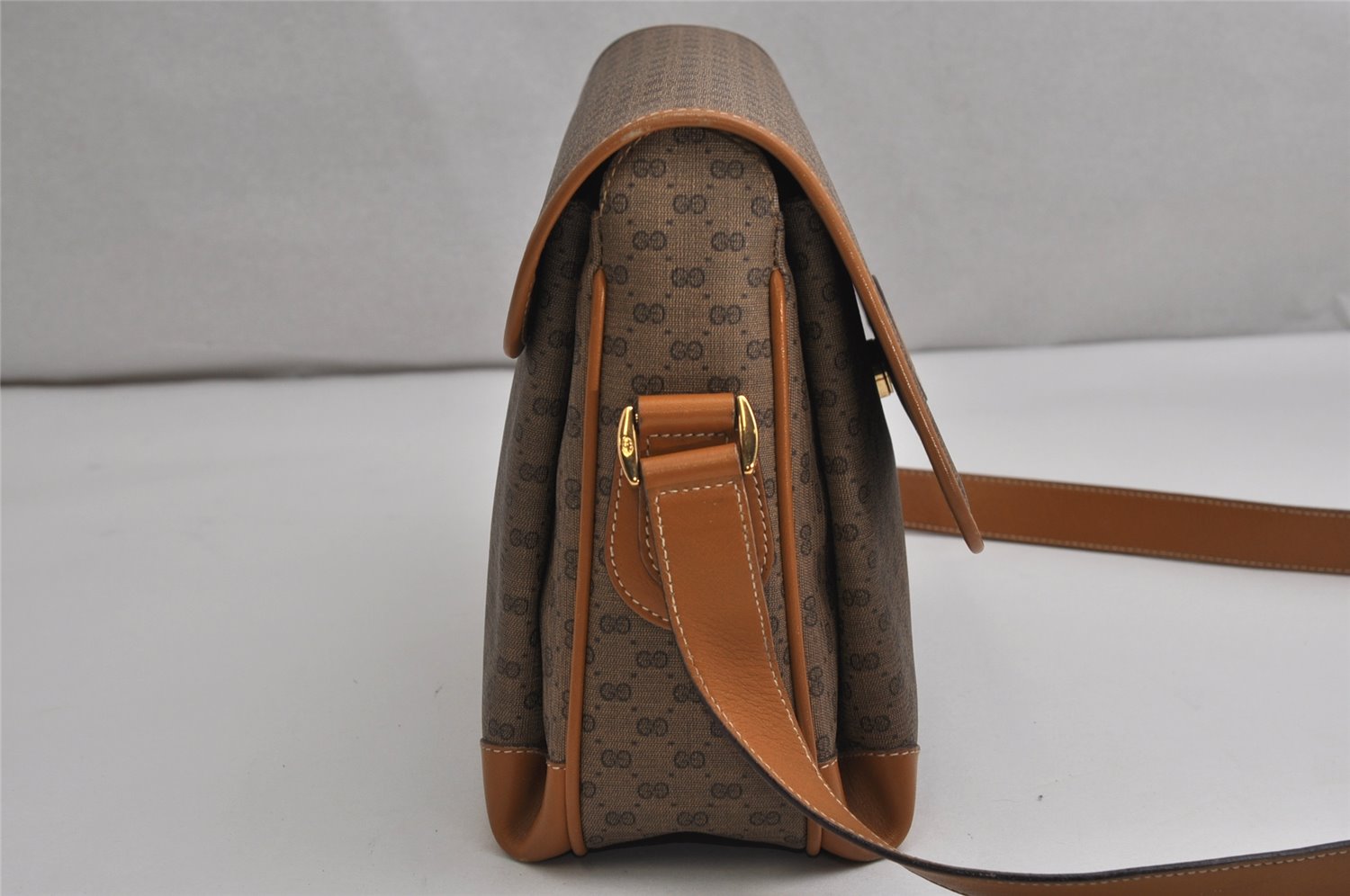 Authentic GUCCI Micro GG PVC Leather Shoulder Cross Body Bag Purse Brown 2011K