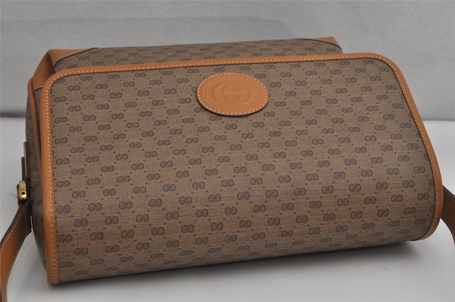 Authentic GUCCI Micro GG PVC Leather Shoulder Cross Body Bag Purse Brown 2011K