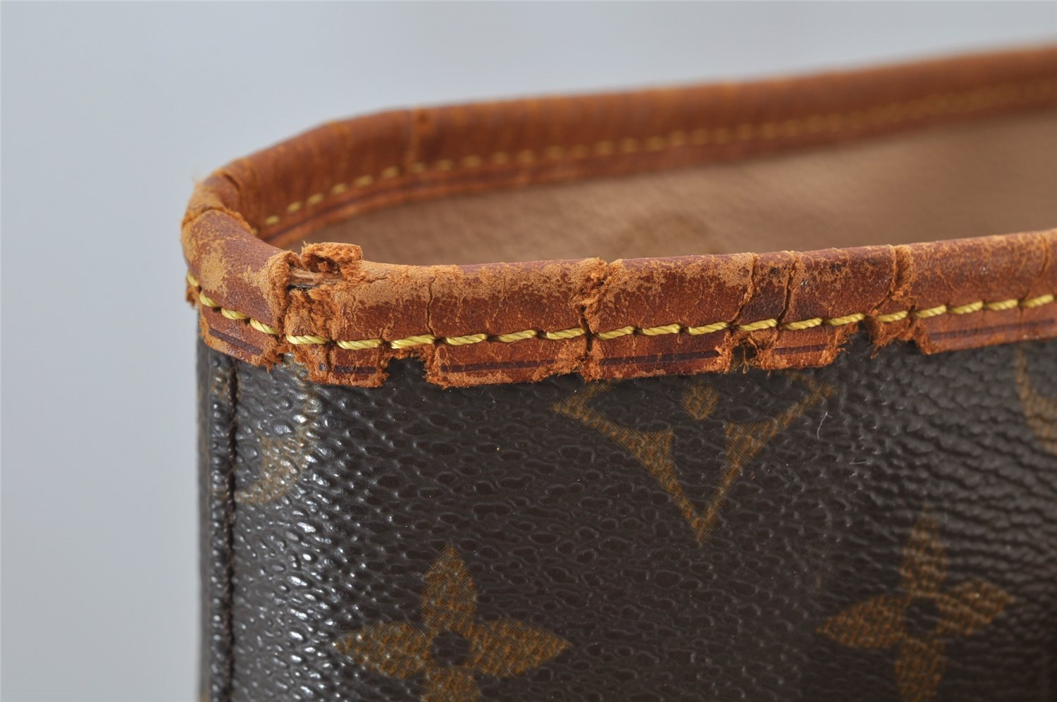 Authentic Louis Vuitton Monogram Bucket GM Shoulder Tote Bag M42236 LV 2021J